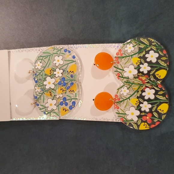 Floral daisy and tulip acrylic pierced 6 colors to choose from Spring Summer - Picture 9 of 13